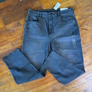 NWT American Eagle black curvy mom jean